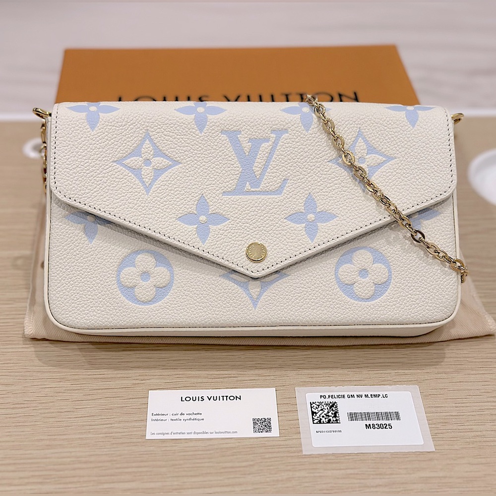 Louis Vuitton RARE: Félicie Pouchette in Latte/Candy Blue (NWT) - Picture 1 of 10